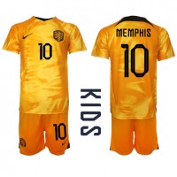 Camiseta Países Bajos Memphis Depay #10 Primera Equipación Replica Mundial 2022 para niños mangas cortas (+ Pantalones cortos)